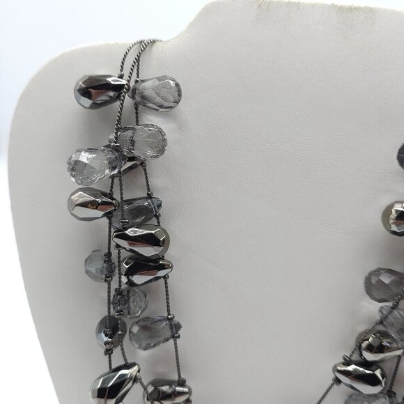 Layered Gray Silver Acrylic Faceted Teardrop Bead Necklace - Picture 2 of 4